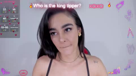 Snapshot of julietaserafelle chatting on November 2025 10:34:02 PM serafelle online show from November 2025 10:34:02 PM