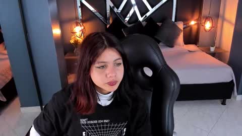 Snapshot of julieth_brown_ chatting on October 2025 07:34:01 PM Julieth online show from October 2025 07:34:01 PM