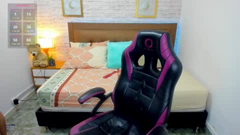 Julieth  online show from September 2025 01:32:01 PM