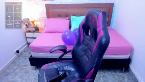 Julieth  online show from September 2025 01:45:02 PM