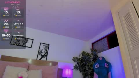 Julietha  online show from October 2025 01:44:01 PM