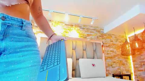 Snapshot of julietha_taylor chatting on October 2025 02:42:02 AM Julietha online show from October 2025 02:42:02 AM