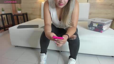 Snapshot of julietha_taylor chatting on October 2025 03:18:01 AM Julietha online show from October 2025 03:18:01 AM