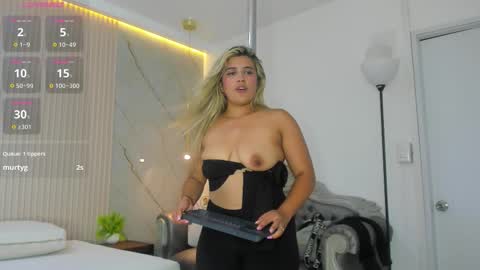 Snapshot of julietha_taylor chatting on October 2025 11:18:01 PM Julietha online show from October 2025 11:18:01 PM