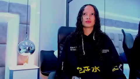 Hi guys It is a pleasure to have you here I am Julieta  online show from September 2025 12:21:02 PM