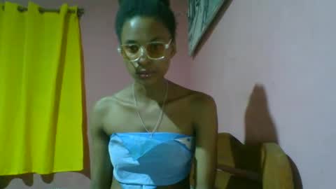 juliexexy online show from December 2024 10:11:02 PM