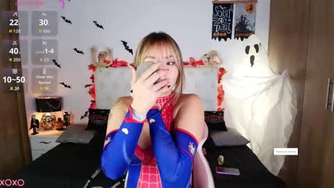 jullianapriv_ online show from October 2025 02:25:02 PM