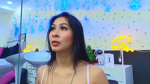 Julieta Reyes   online show from December 2024 03:17:01 PM