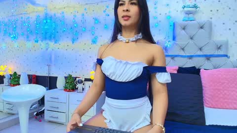 Julieta Reyes   online show from December 2024 11:52:02 AM