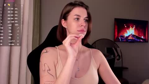 Julia online show from March 2025 07:06:01 PM