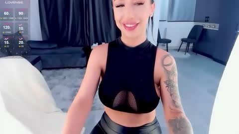 Snapshot of julya_hott chatting on January 2025 08:33:01 PM julya online show from January 2025 08:33:01 PM