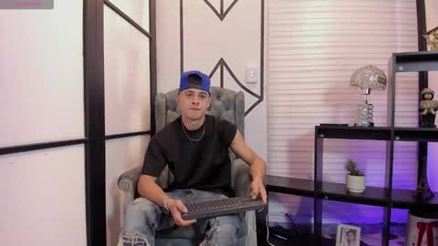 Snapshot of juniormorris_ chatting on October 2025 09:24:01 PM Junior online show from October 2025 09:24:01 PM