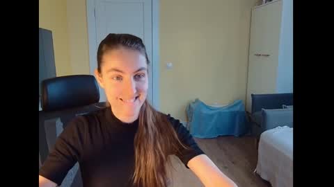 Snapshot of just_be_here chatting on November 2025 08:47:01 AM Dary online show from November 2025 08:47:01 AM