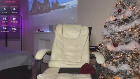 Snapshot of just_call_me_jess chatting on December 2024 04:58:01 PM Jessica I will be here on Tuesday November 26th online show from December 2024 04:58:01 PM