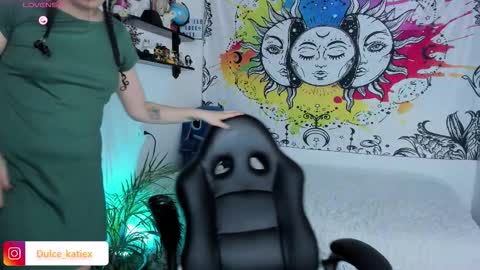 Sofia online show from December 2025 06:04:02 PM