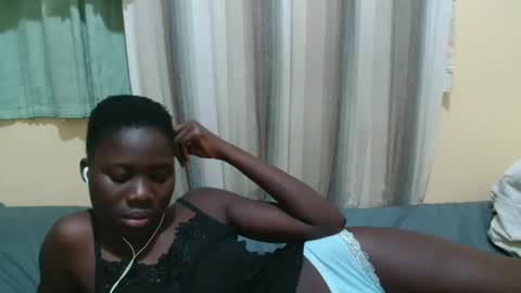 Lyra online show from October 2025 10:34:02 AM