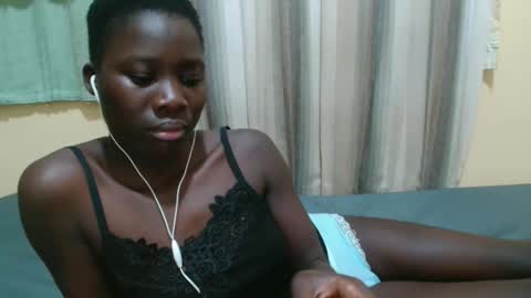 Lyra online show from October 2025 10:00:02 AM