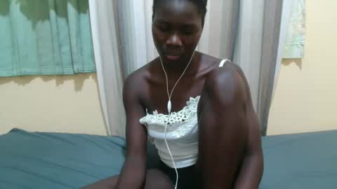 Lyra online show from November 2025 10:17:01 AM