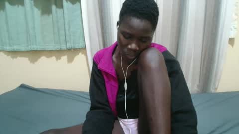 Lyra online show from November 2025 11:48:01 PM