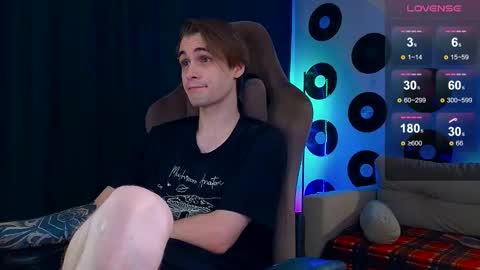 Samuel online show from October 2025 03:33:02 PM