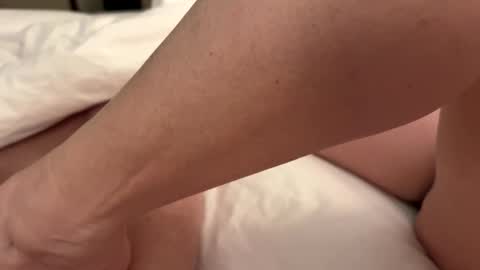 Snapshot of just_ur_avg_cpl chatting on October 2025 03:56:02 AM justuravgdad justuravgmom online show from October 2025 03:56:02 AM