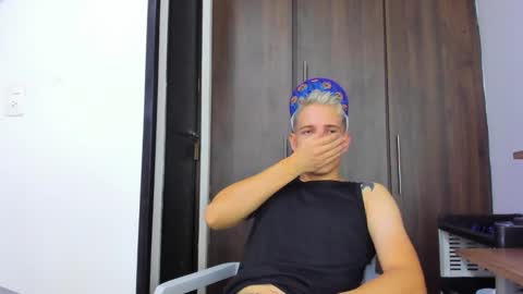 Snapshot of justin_biker chatting on November 2025 10:43:02 PM justin_biker online show from November 2025 10:43:02 PM