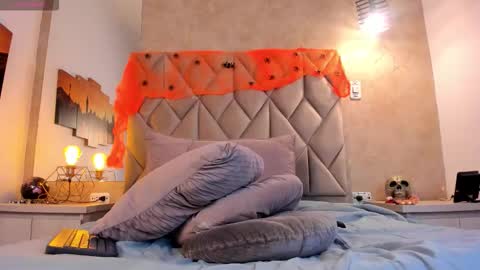 Kailin online show from October 2025 01:02:02 PM