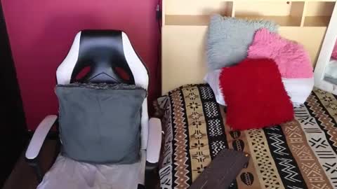 kaily jonness online show from October 2025 09:36:01 PM