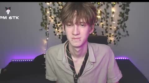 slutkai online show from October 2025 10:04:02 PM