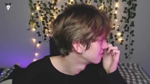 slutkai online show from November 2025 08:08:01 PM