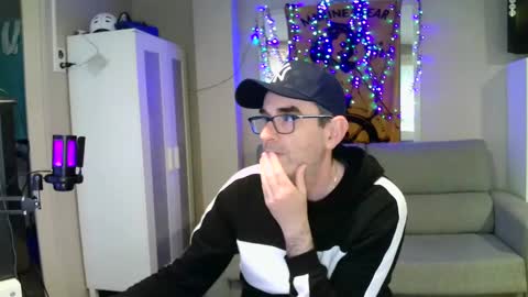 Snapshot of kalem48 chatting on January 2025 02:41:01 PM MusicMen49 online show from January 2025 02:41:01 PM