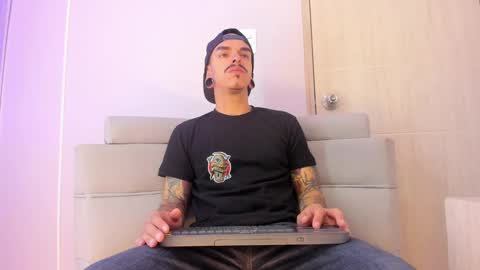 Snapshot of kaletattoos chatting on October 2025 11:07:02 AM Kale online show from October 2025 11:07:02 AM