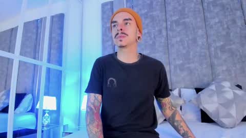 Snapshot of kaletattoos chatting on October 2025 11:08:02 AM Kale online show from October 2025 11:08:02 AM