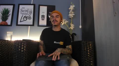 Snapshot of kaletattoos chatting on October 2025 11:10:01 AM Kale online show from October 2025 11:10:01 AM