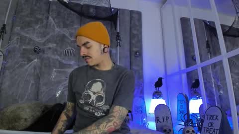 Snapshot of kaletattoos chatting on October 2025 11:01:01 AM Kale online show from October 2025 11:01:01 AM