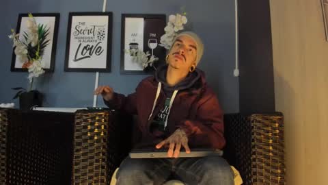 Snapshot of kaletattoos chatting on November 2025 11:32:01 AM Kale online show from November 2025 11:32:01 AM