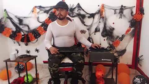 Snapshot of kalethbigdick88 chatting on November 2025 05:42:01 AM Kaleth online show from November 2025 05:42:01 AM