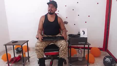 Snapshot of kalethbigdick88 chatting on November 2025 02:43:02 AM Kaleth online show from November 2025 02:43:02 AM