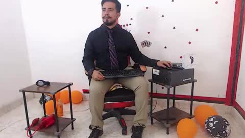 Snapshot of kalethbigdick88 chatting on November 2025 02:43:01 AM Kaleth online show from November 2025 02:43:01 AM