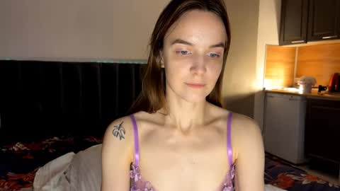 Amilia online show from October 2025 07:25:02 PM