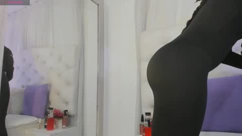    online show from November 2025 02:07:02 PM