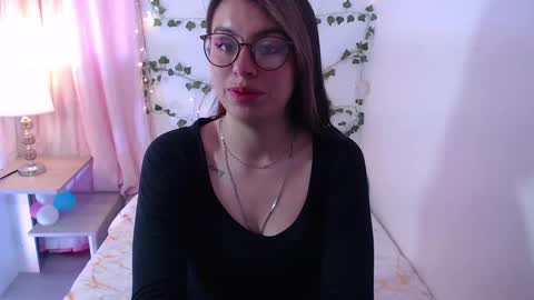 kamilew online show from September 2025 12:07:01 PM