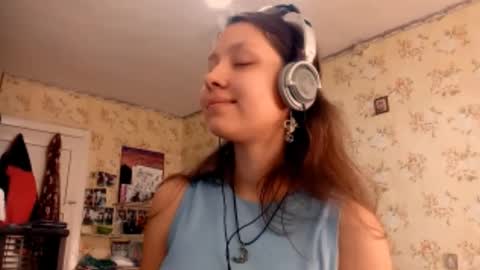 Mari  Simmons online show from September 2025 07:20:02 AM