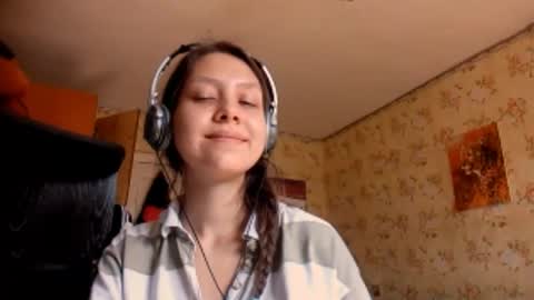 Mari  Simmons online show from September 2025 07:32:01 AM
