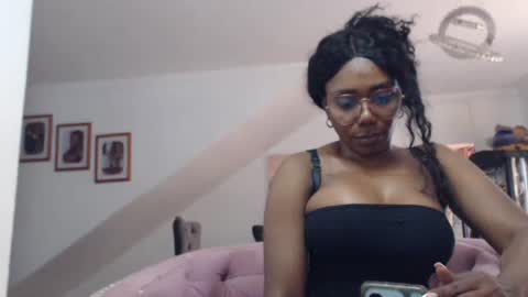 Paola online show from September 2025 09:41:02 PM