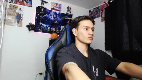 Snapshot of kanekixxxhot chatting on October 2025 03:43:01 PM andres online show from October 2025 03:43:01 PM