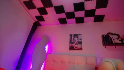 kaoz_33 online show from March 2025 07:48:01 PM