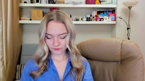 Snapshot of kara_smith_ chatting on December 2024 11:29:02 PM Kara. Off from 15th till 24th of December online show from December 2024 11:29:02 PM