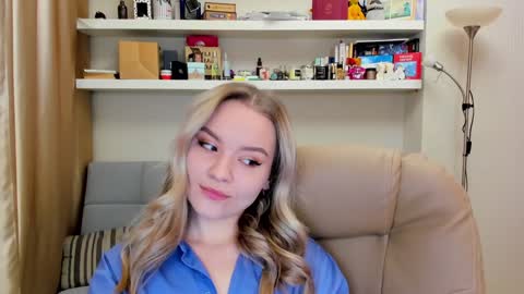 Snapshot of kara_smith_ chatting on December 2024 09:26:02 PM Kara. Off from 15th till 24th of December online show from December 2024 09:26:02 PM