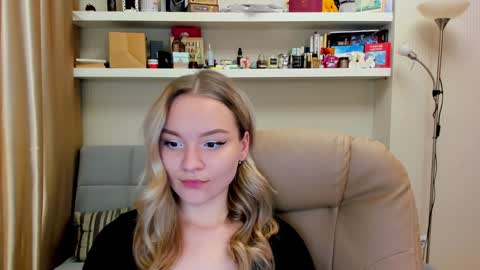 Snapshot of kara_smith_ chatting on December 2024 12:59:02 AM Kara. Off from 15th till 24th of December online show from December 2024 12:59:02 AM